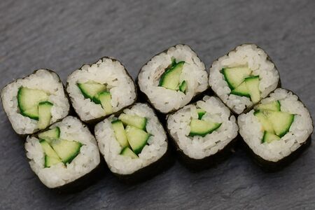 Ролл огурец