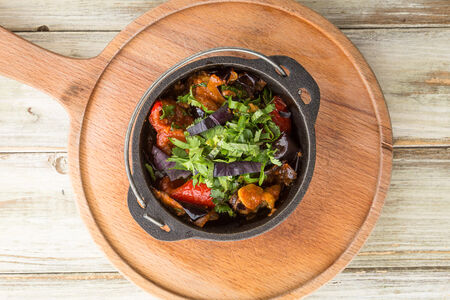 Салат Аджапсандал на углях