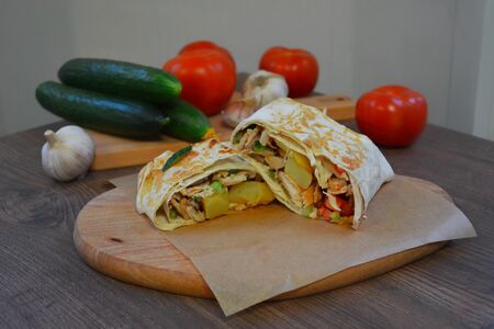 Шаверма куриная в лаваше с картошкой