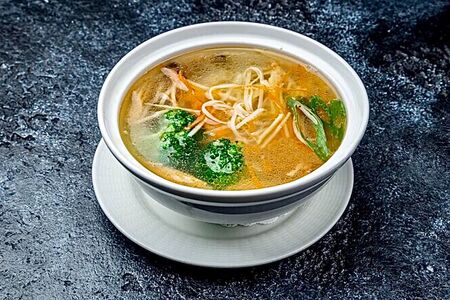 Овощной суп с лапшой