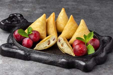 Пирожки самоса Блю чиз