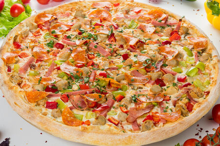 Пицца на тонком тесте Мачо 30 см