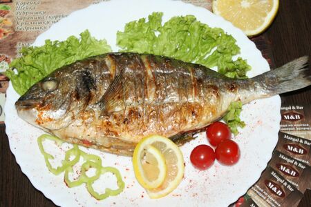 Форель радужная на мангале с овощами