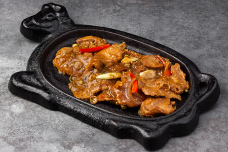 Телятина с лимонным стеблем Нуеа садунг