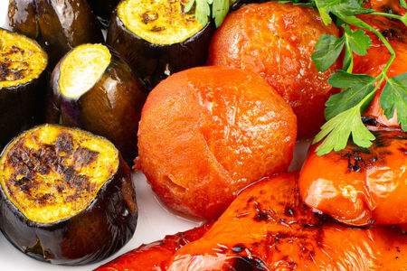 Помидор на мангале