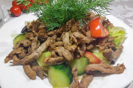 Теплый салат из свинины