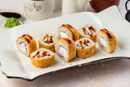 Жареный ролл с курицей