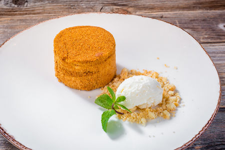 Торт Медовик