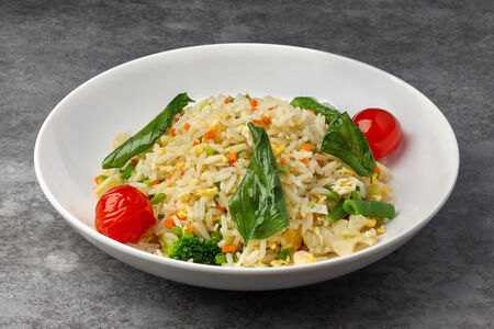 Рис с овощами и яйцом