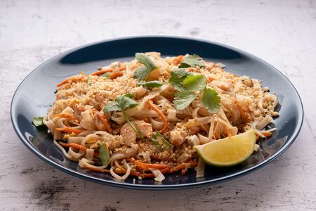 Пад Тай с курицей