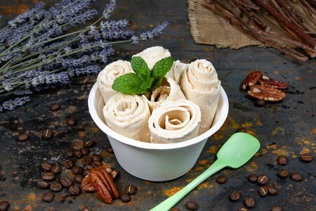 Мороженое Кофейно-лавандовый раф