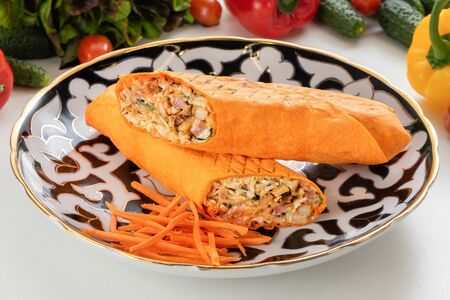 Шаурма в сырном лаваше (халяль)