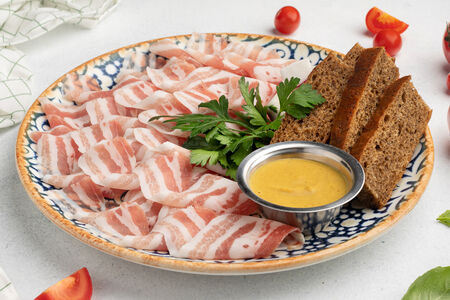 Сало с прослойкой