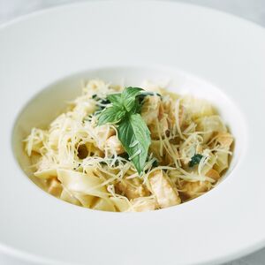 Паста с лососем и шпинатом