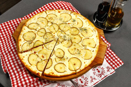 С грушей и сыром горгонзола