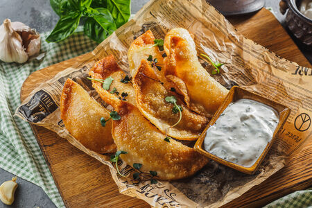 Мини-чебуреки с курицей