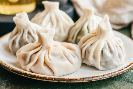 Кахетинские хинкали с бараниной и зеленью