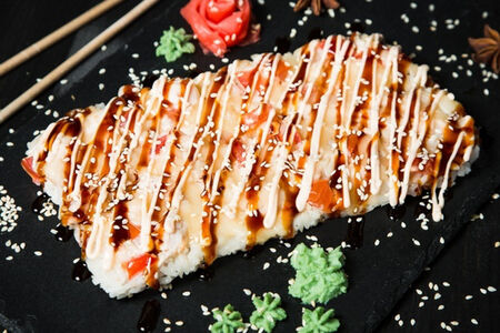 Суши пицца с угрем