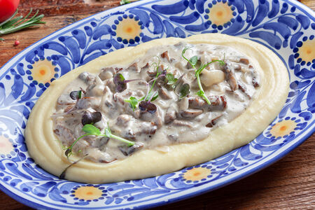 Бефстроганов с картофельным пюре