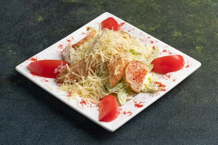 Салат Цезарь с курицей