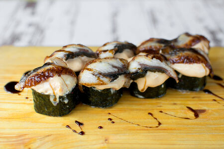 Ролл сливочный угорь