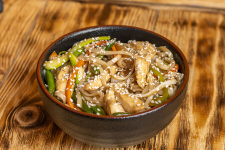 Удон с курицей