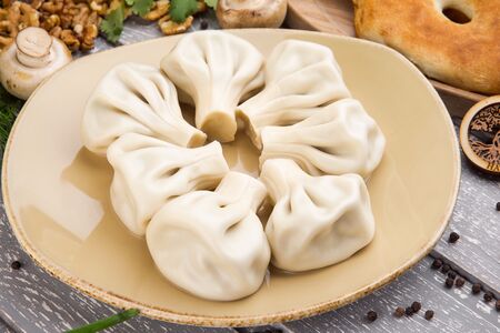 Хинкали из говядины и свинины