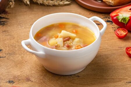 Суп гороховый с копчёностями