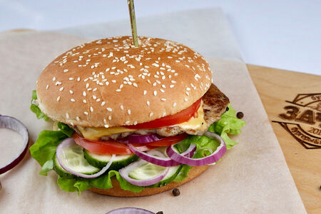 Бургер куриный Цезарь