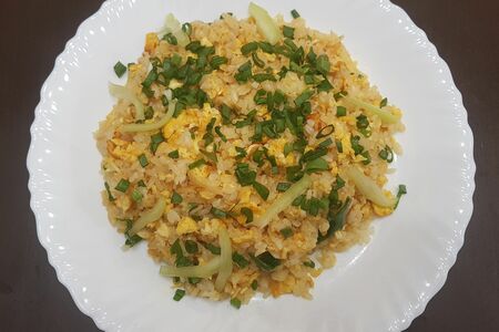Жареный рис с яйцом