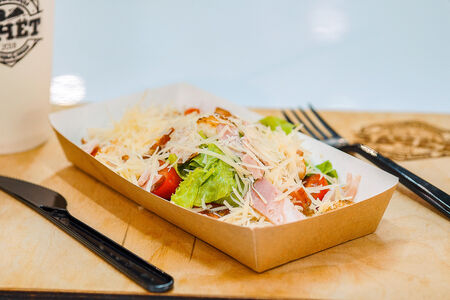 Салат Цезарь с беконом