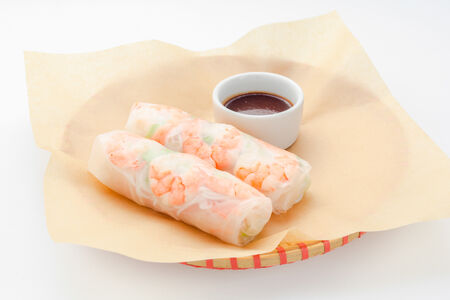 Спринг-роллы с манго и креветками