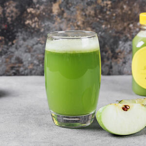 Сок свежевыжатый яблочный