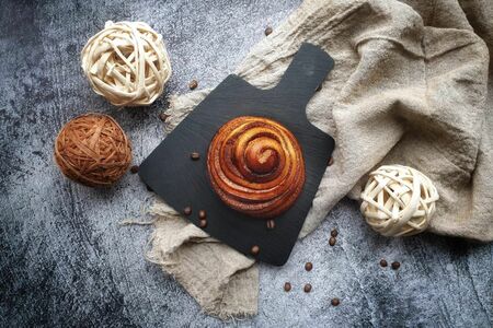 Булочка с корицей