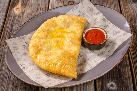 Чебурек со свининой и телятиной