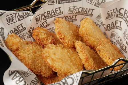 Наггетсы с красным соусом