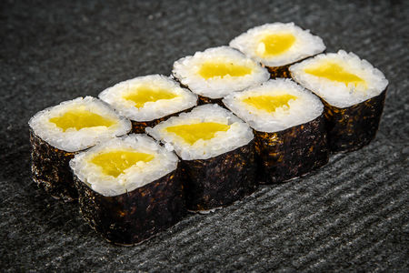 Ролл Такуан