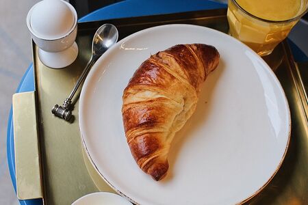 Круассан с абрикосом