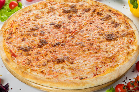 Пицца на тонком тесте Маргарита 30 см