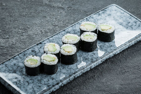 Маки с авокадо