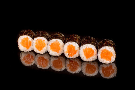 Ролл Спайси Сяке маки