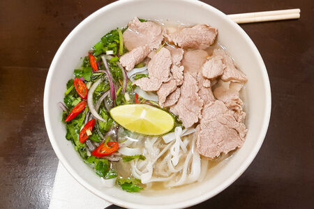 Суп Фо Бо с рисовой лапшой с говядиной