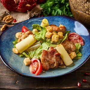 Салат с цыпленком на мангале