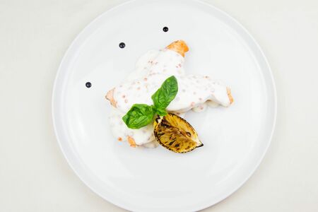 Семга в икорном соусе