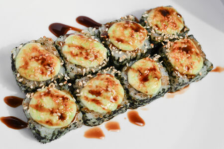 Запеченный ролл с курицей