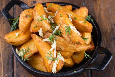 Картофель по-деревенски чесночный