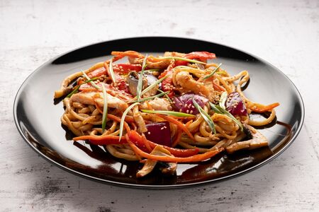 Удон с курицей