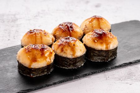 Ролл Запеченный с угрем