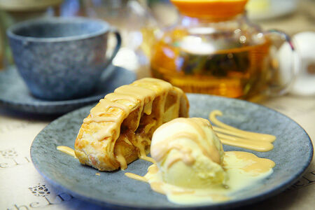 Штрудель яблочный