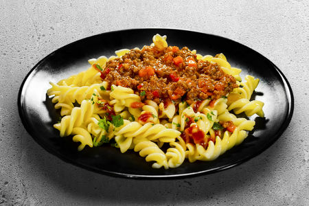 Макароны с мясным соусом болоньезе